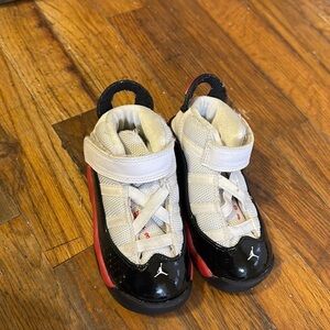 Jordan Air Black and Red Kids Tennis Shoes Size 6c